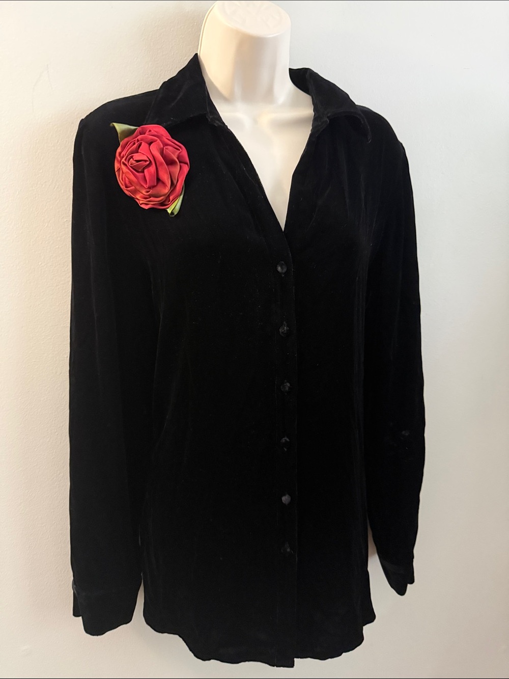 Rafaella Black Velvet Button-Down Shirt with Red Rose Pin - Picture 2 of 11